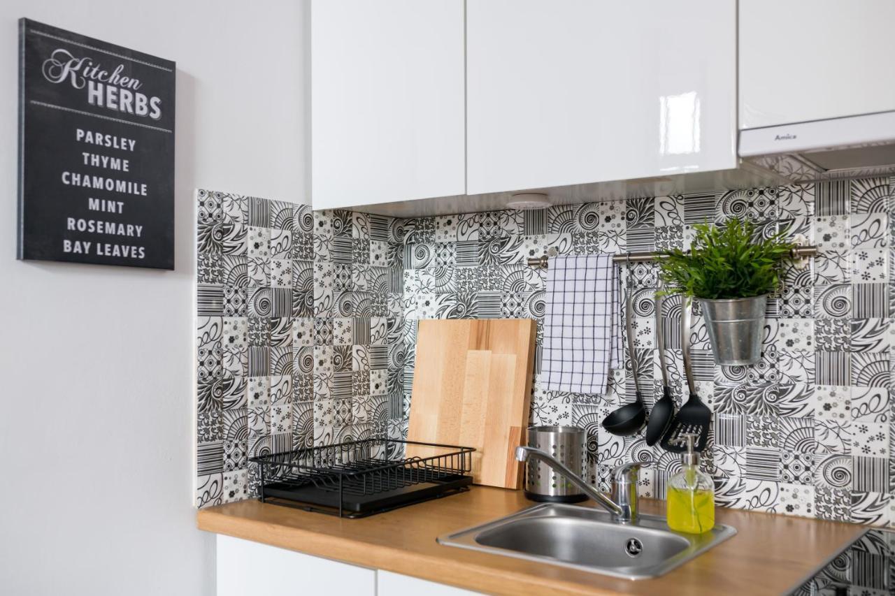 Discover Krakow Apartments - 5 Borowickiej St - Studio Next To Opera And Unity Centre Екстериор снимка