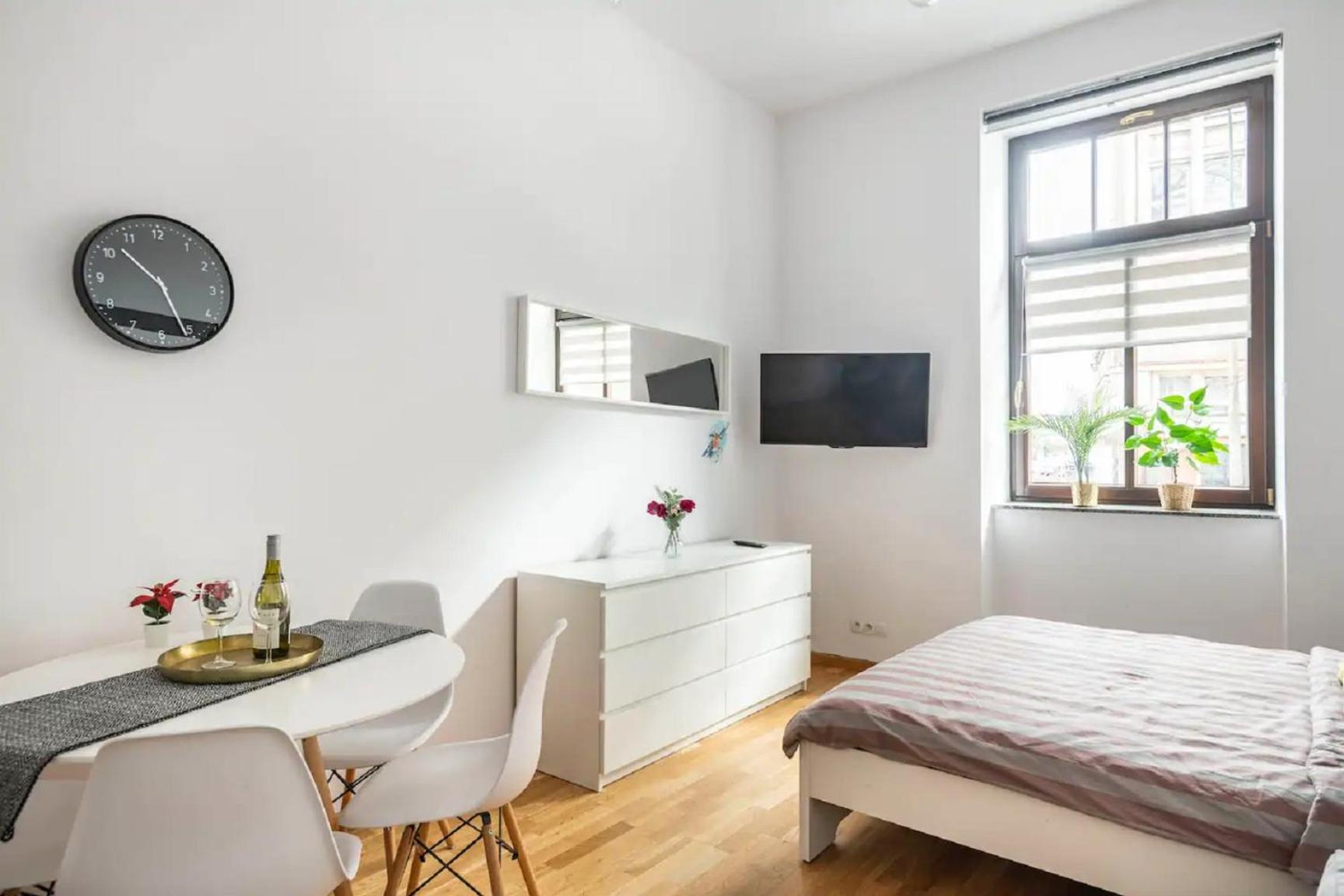 Discover Krakow Apartments - 5 Borowickiej St - Studio Next To Opera And Unity Centre Екстериор снимка