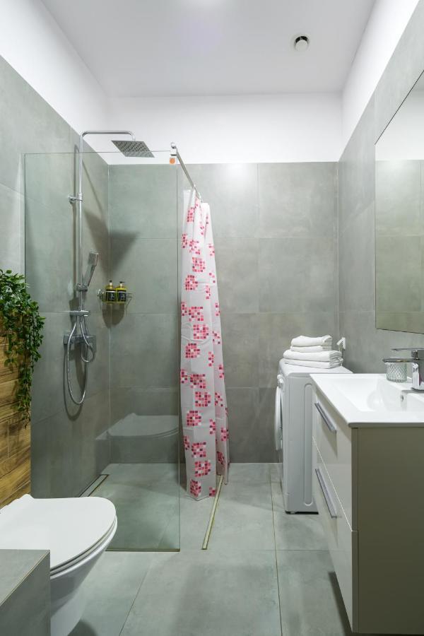 Discover Krakow Apartments - 5 Borowickiej St - Studio Next To Opera And Unity Centre Екстериор снимка