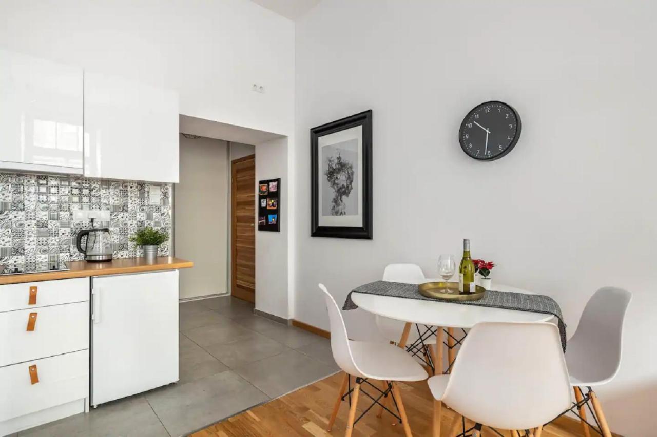 Discover Krakow Apartments - 5 Borowickiej St - Studio Next To Opera And Unity Centre Екстериор снимка